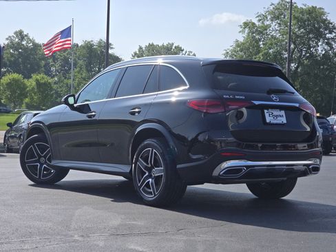 Used 2024 Mercedes-Benz GLC 300 4MATIC image 5