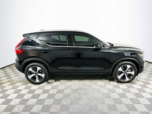 Certified 2025 Volvo XC40 B5 Plus w/ Protection Package Premier image 8