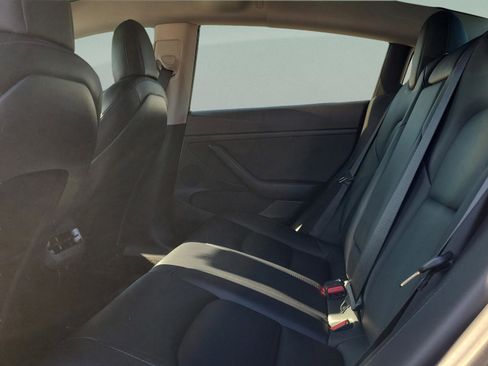 Used 2021 Tesla Model 3 Long Range image 10