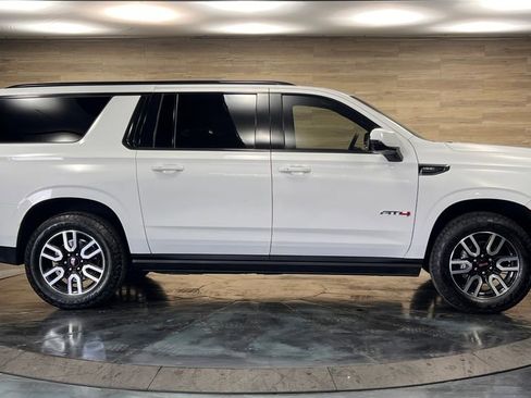 Used 2024 GMC Yukon XL AT4 w/ AT4 Premium Plus Package AWD/4WD image 19