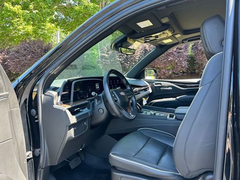Used 2023 Cadillac Escalade ESV Premium Luxury RWD image 37