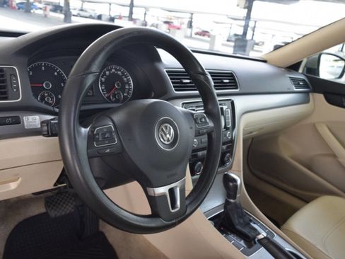 Used 2015 Volkswagen Passat TDI SE image 21