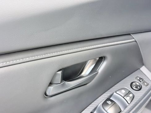 Used 2025 Nissan Sentra S FWD image 9