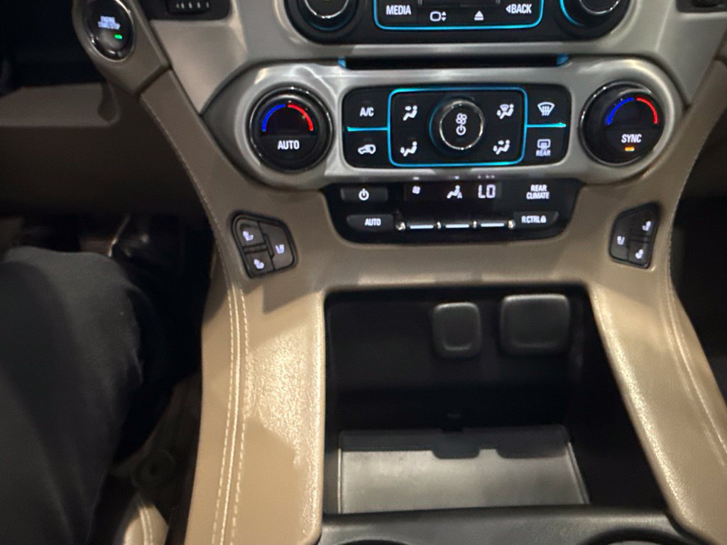 Used 2017 GMC Yukon SLT w/ Premium Edition AWD/4WD image 31