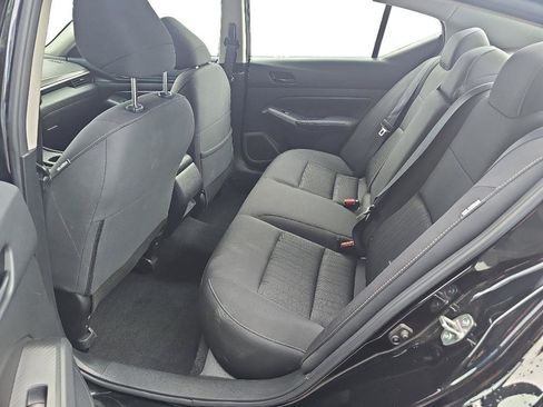 Used 2025 Nissan Altima 2.5 SV FWD image 12