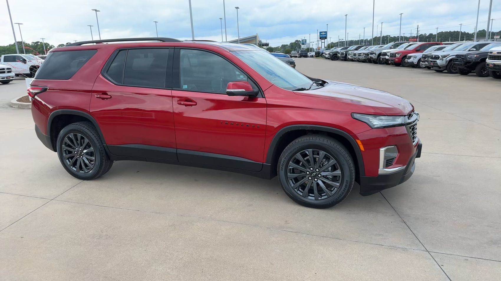 Used 2023 Chevrolet Traverse RS AWD/4WD image 9