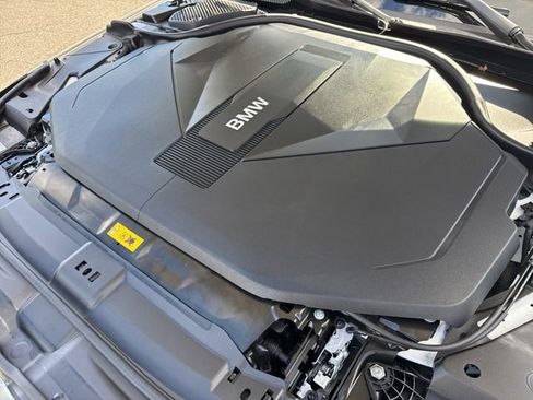 Used 2024 BMW i5 eDrive40i w/ M Sport Package RWD image 39