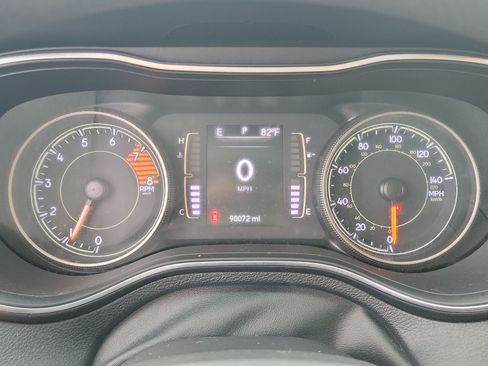 Used 2019 Jeep Cherokee Latitude w/ Popular Appearance Group AWD/4WD image 19