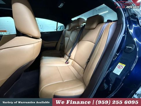 Used 2019 Lexus ES 350 w/ Premium Package FWD image 35