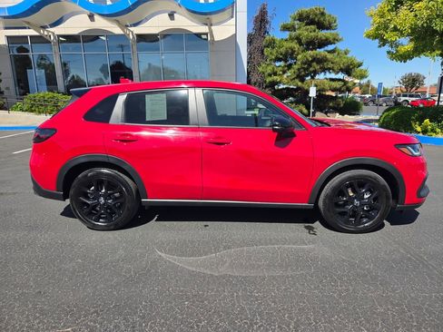 Used 2023 Honda HR-V Sport image 2