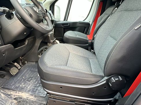 Used 2025 RAM ProMaster 2500 w/ Premium Convenience Group image 16