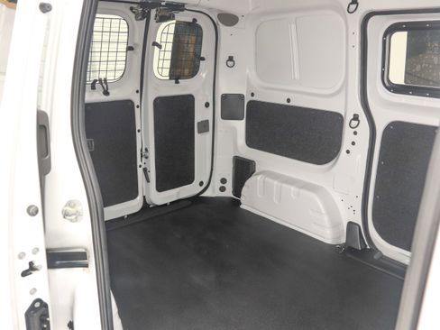 Used 2020 Nissan NV200 SV w/ Sliding Glass Door Package image 14