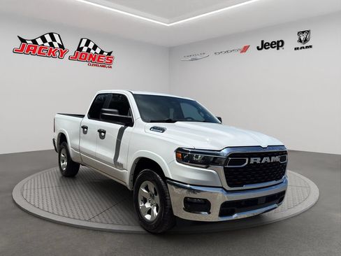Used 2025 RAM 1500 Big Horn RWD image 13