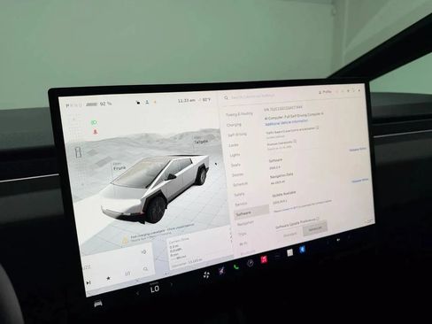 Used 2025 Tesla Cybertruck 2WD Crew Cab image 27