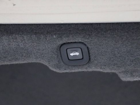 Used 2006 Cadillac XLR image 32