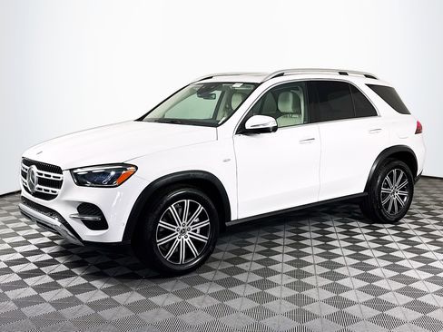 Used 2025 Mercedes-Benz GLE 450e 4MATIC image 4
