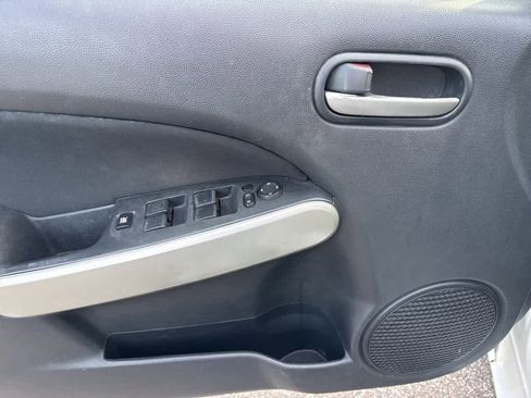 Used 2012 MAZDA MAZDA2 Touring image 9