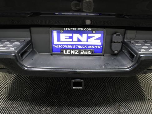 Used 2019 RAM 1500 Laramie AWD/4WD image 43