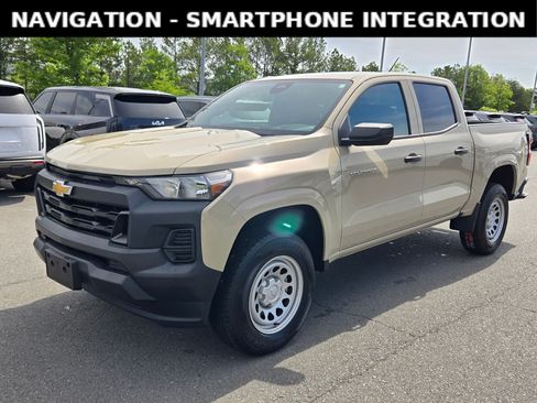 Used 2023 Chevrolet Colorado W/T RWD image 3