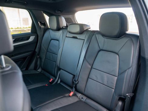 Used 2025 Porsche Cayenne image 24