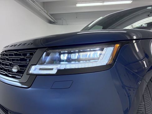 Used 2024 Land Rover Range Rover Long Wheelbase SE AWD/4WD image 11