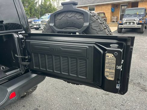 Used 2023 Jeep Wrangler Unlimited Rubicon 392 w/ Trailer Tow Package AWD/4WD image 33