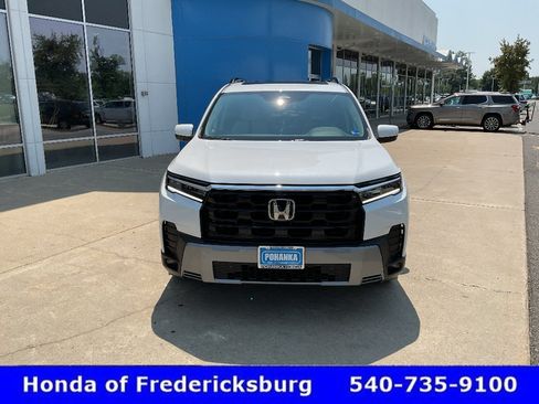 Used 2026 Honda Pilot Touring image 9