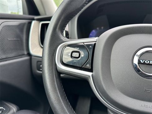 Used 2022 Volvo XC60 B5 Inscription w/ Protection Package Premier image 23