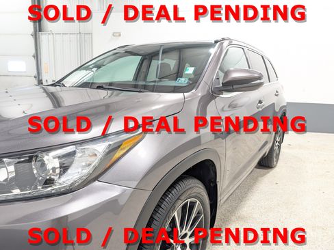 Used 2018 Toyota Highlander SE image 7