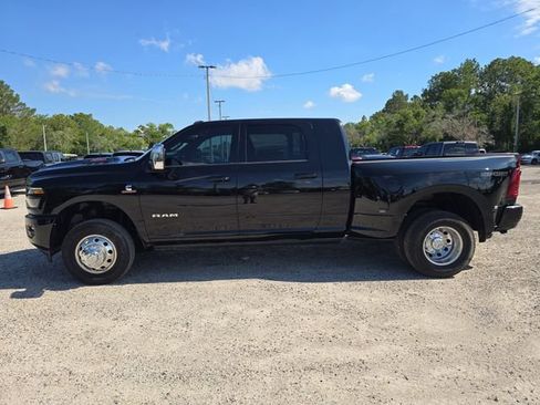 New 2026 RAM 3500 Laramie AWD/4WD image 7