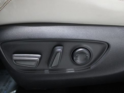 Used 2019 Toyota RAV4 Limited AWD/4WD image 45