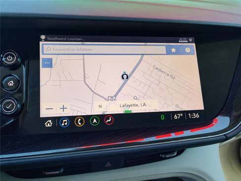 Used 2021 Buick Envision Essence w/ Technology Package I image 28