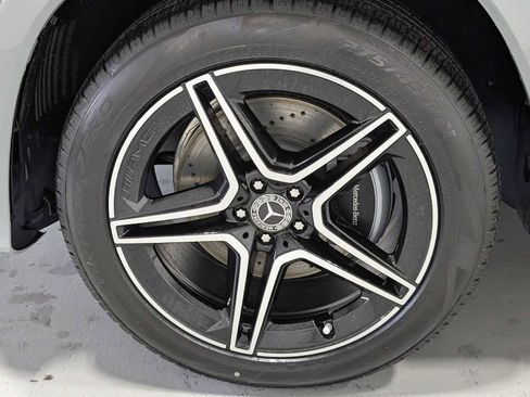 New 2026 Mercedes-Benz GLS 450 4MATIC image 3