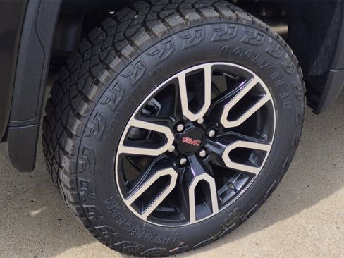 New 2026 GMC Sierra 1500 AT4 w/ AT4 Premium Package AWD/4WD image 5