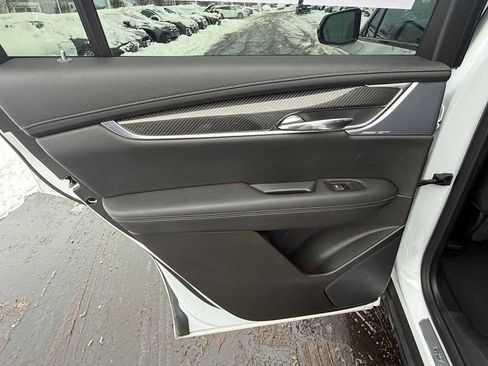 Used 2024 Cadillac XT6 Sport image 18