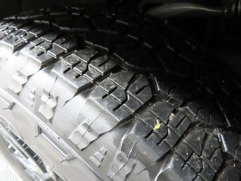 Used 2025 GMC Sierra 1500 Elevation image 7