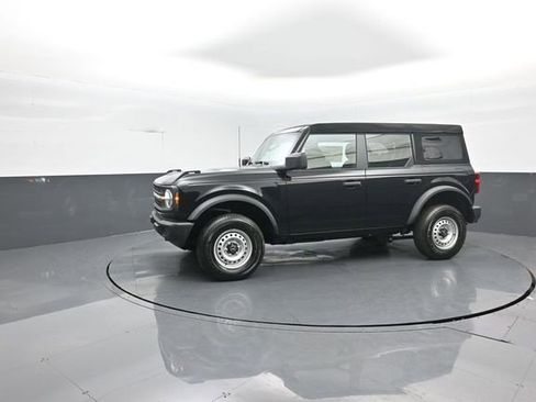 New 2026 Ford Bronco Base image 4
