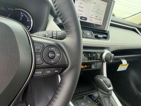 Used 2025 Toyota RAV4 XLE Premium w/ Weather Package image 21