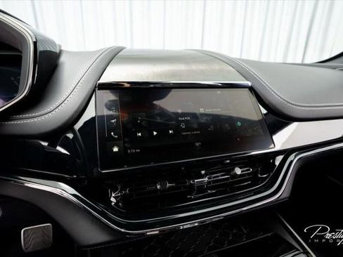 Used 2025 Aston Martin DBX 707 image 31