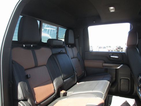 Used 2022 Chevrolet Silverado 2500 High Country w/ Z71 Off-Road Package image 23