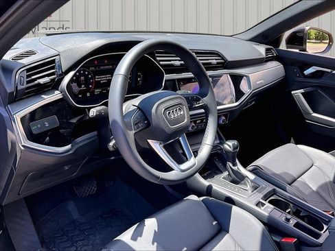 Used 2025 Audi Q3 2.0T Premium w/ Convenience Package AWD/4WD image 17