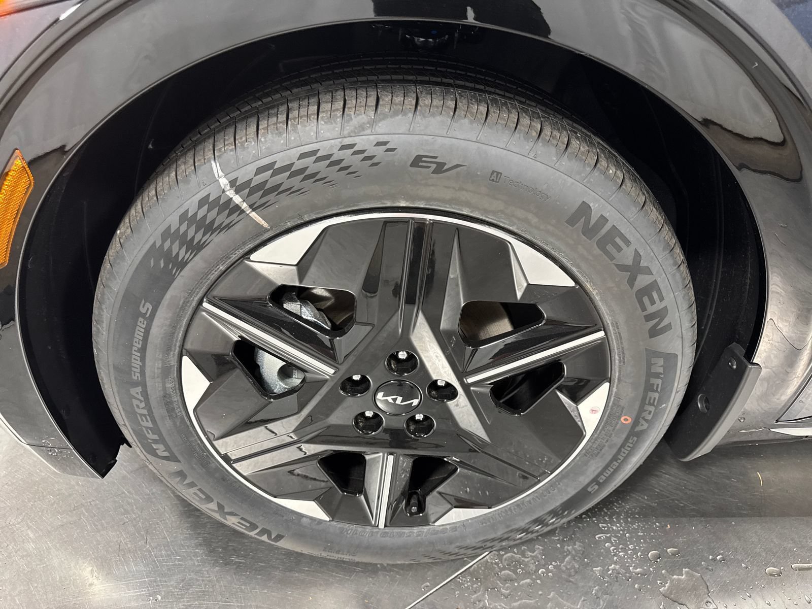 New 2026 Kia EV6 Wind AWD/4WD image 2