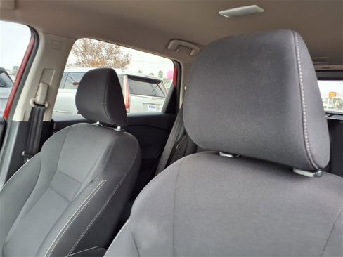 Used 2025 Nissan Rogue S image 17