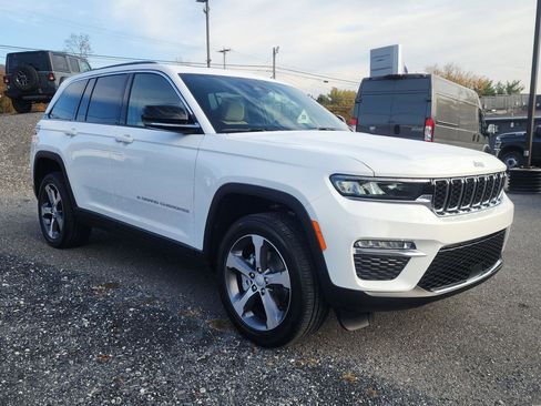 New 2025 Jeep Grand Cherokee Limited image 3
