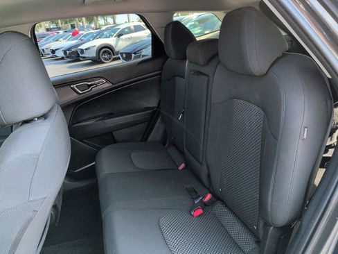 Used 2025 Kia Sportage LX FWD image 14