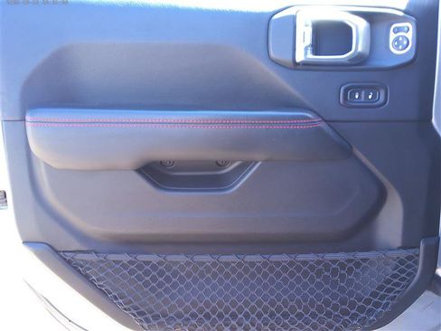 Used 2018 Jeep Wrangler Unlimited Rubicon AWD/4WD image 17
