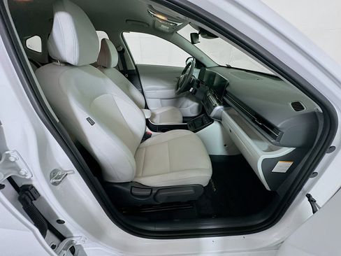 Used 2024 Hyundai Kona SEL FWD image 31