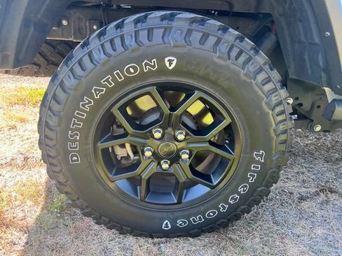 Used 2024 Jeep Gladiator Sport AWD/4WD image 27