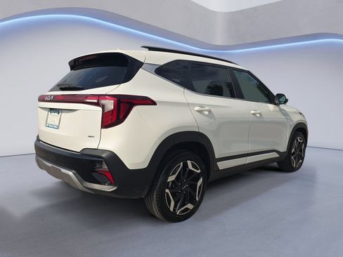 Used 2025 Kia Seltos SX w/ SX Sunroof Package AWD/4WD image 6