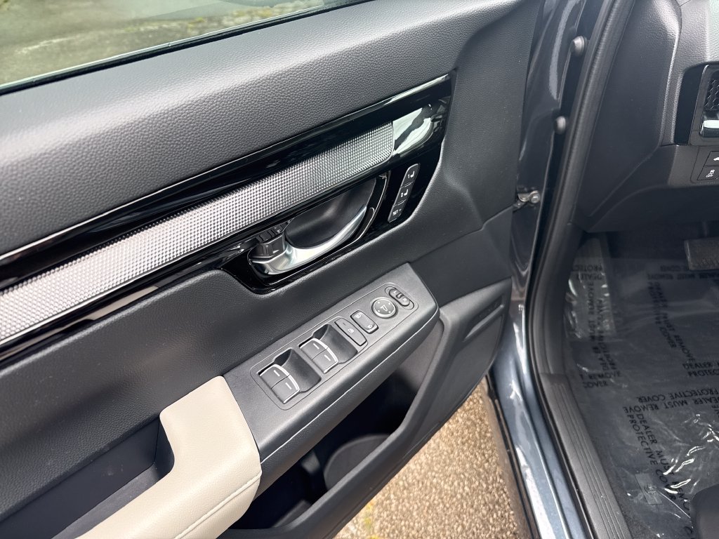 Used 2025 Honda CR-V EX-L image 11